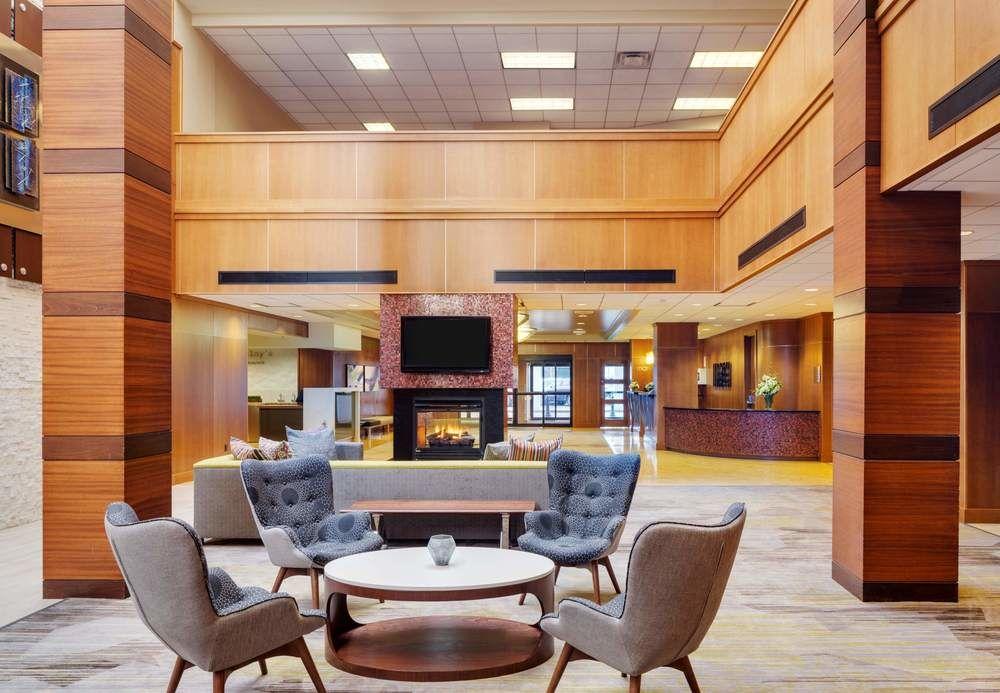 Courtyard By Marriott Boston Logan Airport Hotel Екстериор снимка