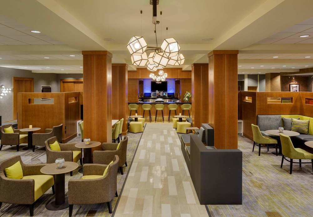 Courtyard By Marriott Boston Logan Airport Hotel Екстериор снимка