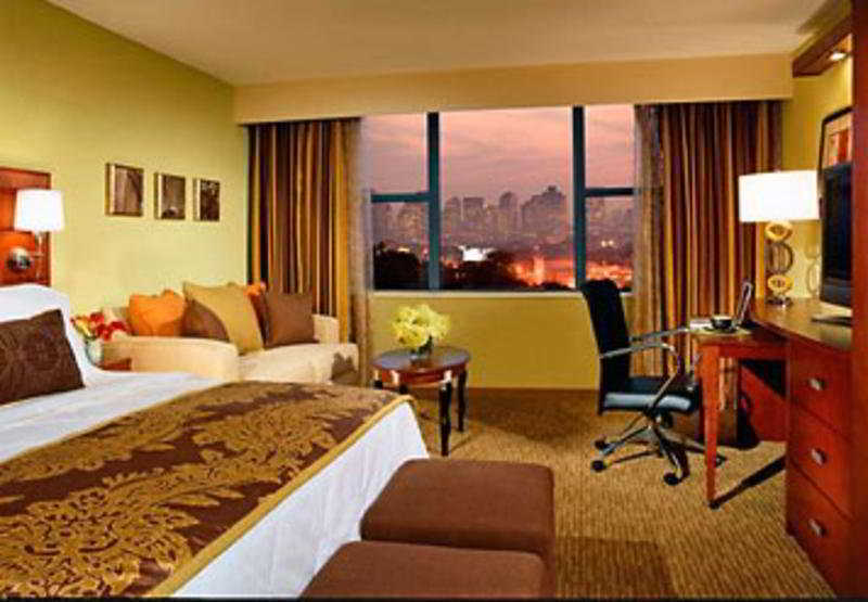 Courtyard By Marriott Boston Logan Airport Hotel Екстериор снимка