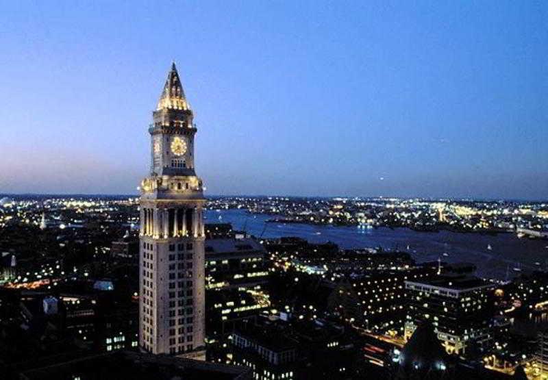 Courtyard By Marriott Boston Logan Airport Hotel Екстериор снимка
