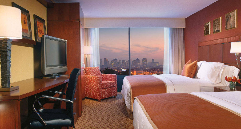 Courtyard By Marriott Boston Logan Airport Hotel Екстериор снимка