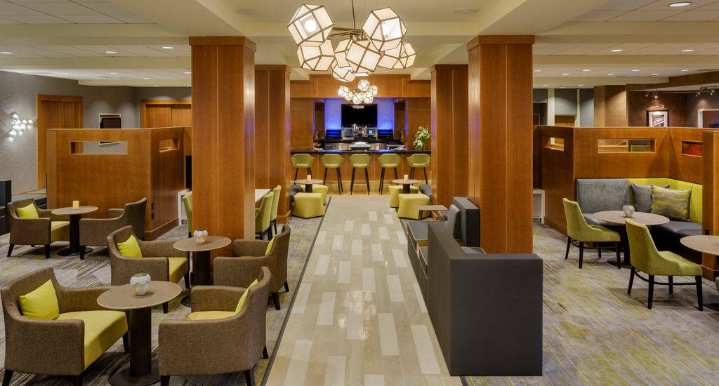 Courtyard By Marriott Boston Logan Airport Hotel Екстериор снимка