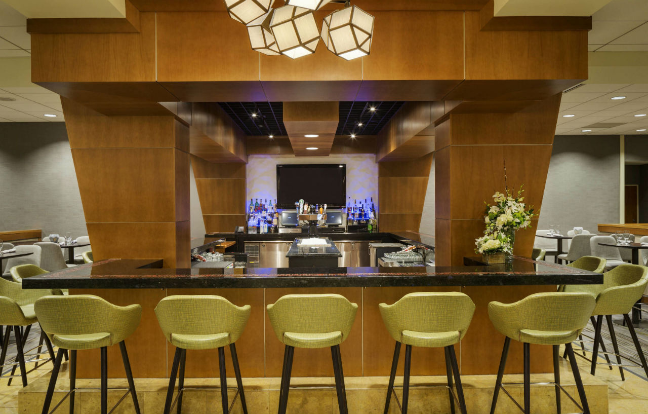 Courtyard By Marriott Boston Logan Airport Hotel Екстериор снимка